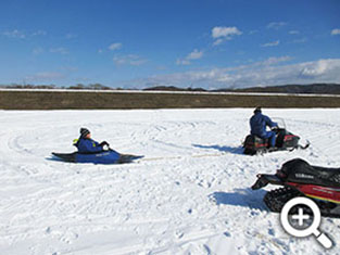 スノーモービル・雪遊び